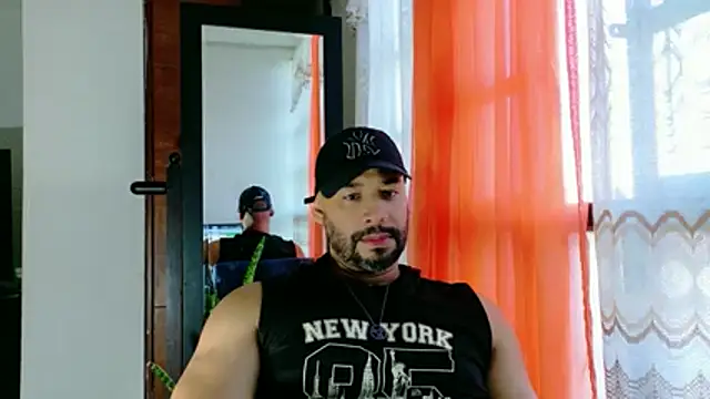 musclehetero online show from July 28, 2026, 11:50 am