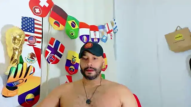 musclehetero online show from June 26, 2026, 6:25 pm