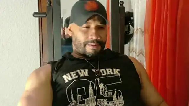 musclehetero online show from July 28, 2026, 2:30 am