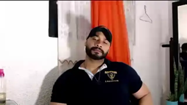 Snapshot of musclehetero chatting on June 11, 2026, 1:38 am musclehetero online show from June 11, 2026, 1:38 am