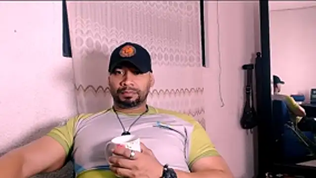 musclehetero online show from July 13, 2026, 4:39 pm