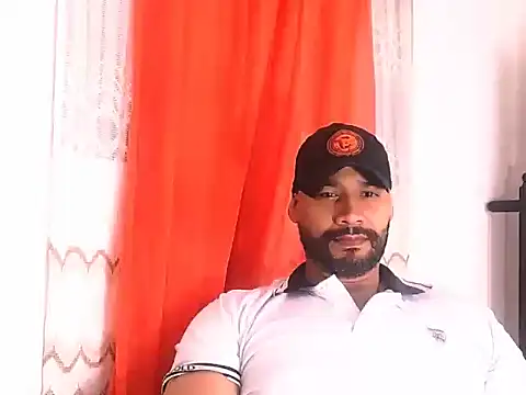 Snapshot of musclehetero chatting on May 26, 2026, 5:22 pm musclehetero online show from May 26, 2026, 5:22 pm