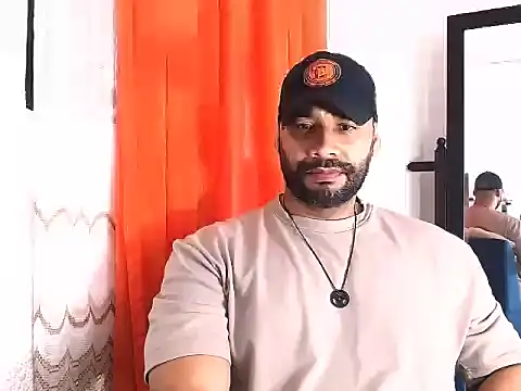 Snapshot of musclehetero chatting on May 25, 2026, 3:11 pm musclehetero online show from May 25, 2026, 3:11 pm