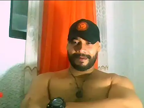 Snapshot of musclehetero chatting on June 3, 2026, 1:34 pm musclehetero online show from June 3, 2026, 1:34 pm