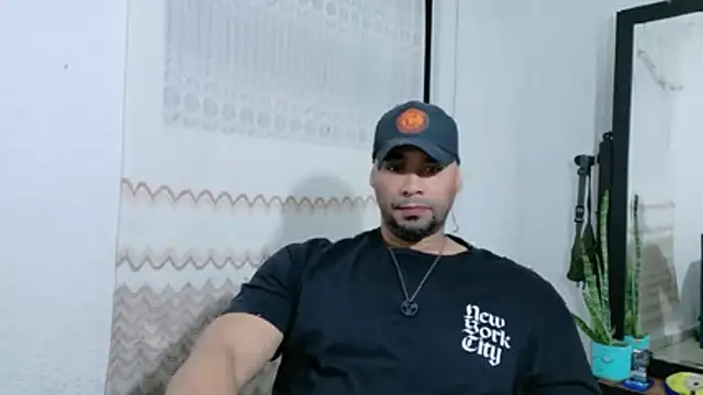 musclehetero online show from July 10, 2026, 12:05 pm