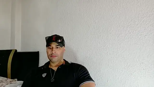 musclehetero online show from August 3, 2026, 3:07 pm