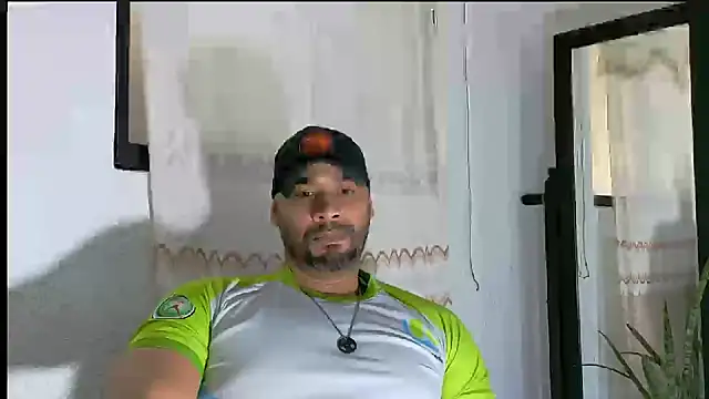 musclehetero online show from July 17, 2026, 2:14 pm