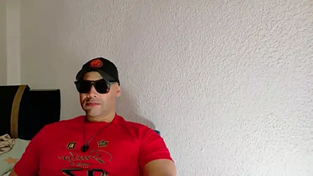 musclehetero online show from August 2, 2026, 9:45 pm