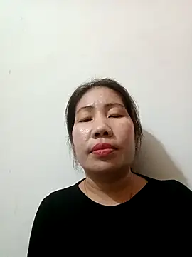 Snapshot of Reema_143 chatting on December 1, 2025, 5:25 pm Reema 143 online show from December 1, 2025, 5:25 pm