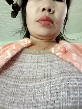 Snapshot of Reema_143 chatting on January 9, 2026, 3:24 am Reema 143 online show from January 9, 2026, 3:24 am