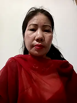 Snapshot of Reema_143 chatting on December 14, 2025, 11:21 pm Reema 143 online show from December 14, 2025, 11:21 pm