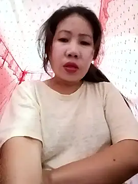 Snapshot of Reema_143 chatting on January 11, 2026, 5:31 pm Reema 143 online show from January 11, 2026, 5:31 pm