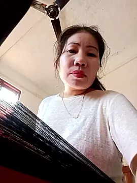 Snapshot of Reema_143 chatting on January 12, 2026, 5:47 am Reema 143 online show from January 12, 2026, 5:47 am