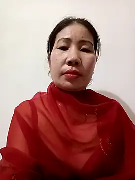 Snapshot of Reema_143 chatting on December 14, 2025, 10:54 am Reema 143 online show from December 14, 2025, 10:54 am