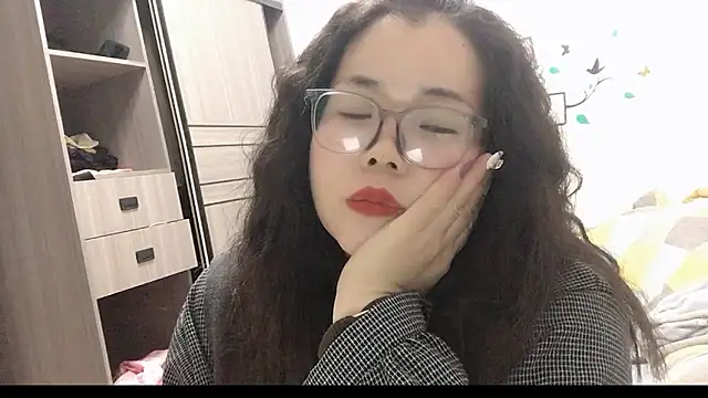 Huahua3187 online show from November 21, 2025, 12:04 pm