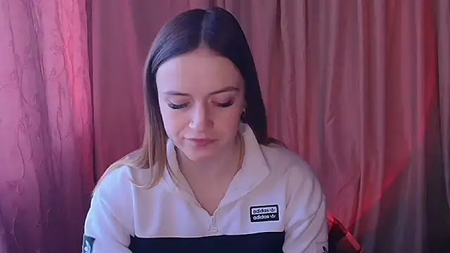 Illa May online show from February 28, 2026, 11:32 am