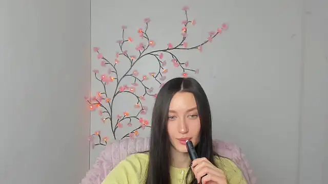 Stella XO online show from March 25, 2026, 6:24 am