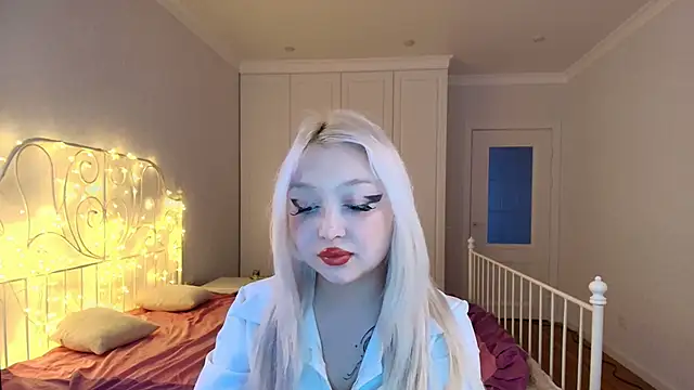 angelicaya online show from November 28, 2025, 3:28 am