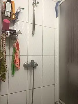 italianbaby001 online show from November 19, 2025, 3:01 pm