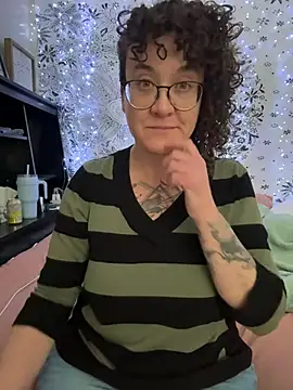 sareberr420 online show from April 6, 2026, 4:19 pm