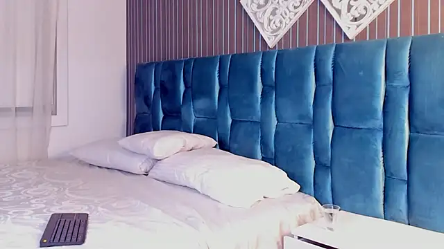 DaimondJohnson online show from December 5, 2025, 8:17 pm