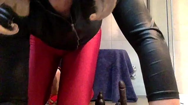 AsiaSlavePantyhosed online show from December 4, 2025, 1:32 pm