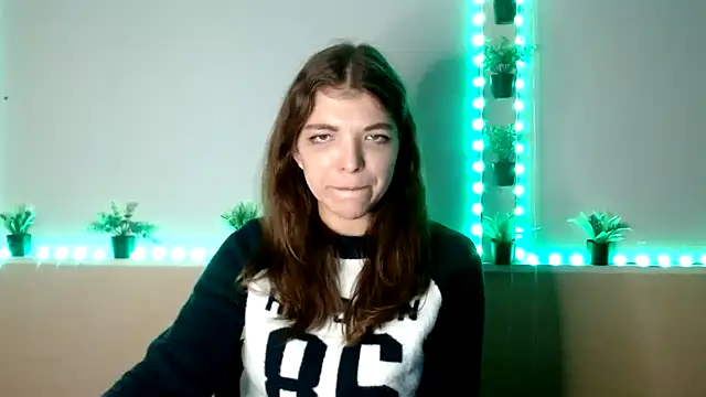 Sweeet Emilyy online show from November 26, 2025, 2:50 pm