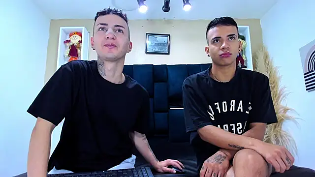 DamianAndMAximoo online show from December 3, 2025, 11:53 am