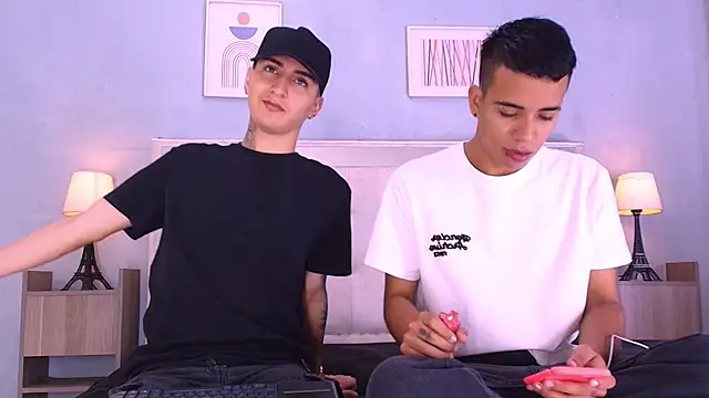 DamianAndMAximoo online show from December 22, 2025, 7:03 pm