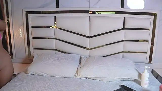 Snapshot of luciana_agudelo chatting on March 15, 2026, 7:21 pm luciana agudelo online show from March 15, 2026, 7:21 pm