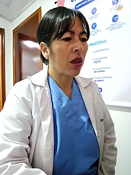 JustSamantha  online show from April 14, 2026, 11:15 am