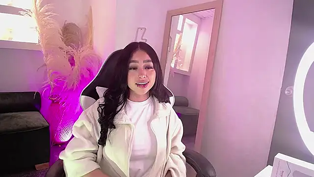 Snapshot of vallolett chatting on March 12, 2026, 10:47 pm vallolett online show from March 12, 2026, 10:47 pm