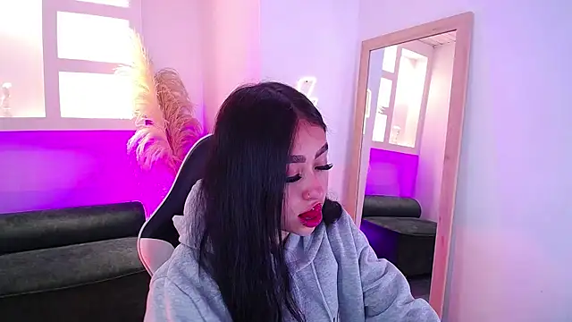 Snapshot of vallolett chatting on April 15, 2026, 11:38 pm vallolett online show from April 15, 2026, 11:38 pm