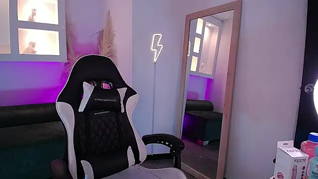 Snapshot of vallolett chatting on March 25, 2026, 11:25 pm vallolett online show from March 25, 2026, 11:25 pm