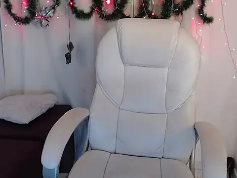 Snapshot of Perla_2026 chatting on December 20, 2025, 11:29 pm Perla 2026 online show from December 20, 2025, 11:29 pm