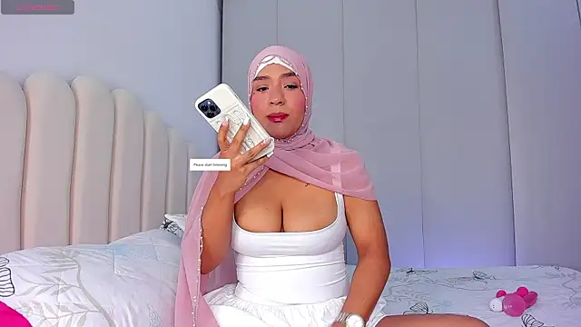 Snapshot of Amira-Zahra chatting on April 15, 2026, 10:21 am Amira-Zahra online show from April 15, 2026, 10:21 am