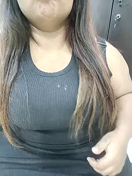 Snapshot of mamtha-tamil chatting on February 8, 2026, 2:15 pm mamtha-tamil online show from February 8, 2026, 2:15 pm