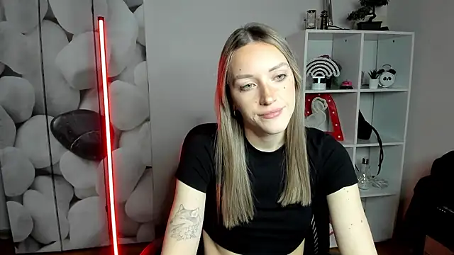 Snapshot of EvelynBlond chatting on January 8, 2026, 1:39 pm EvelynBlond online show from January 8, 2026, 1:39 pm