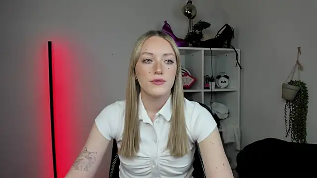 EvelynBlond online show from March 31, 2026, 12:29 pm