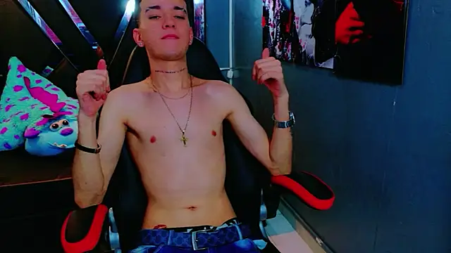 Snapshot of ErosWildBoy chatting on December 4, 2025, 9:14 pm ErosWildBoy online show from December 4, 2025, 9:14 pm