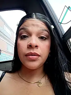 Snapshot of Layla-daring chatting on February 5, 2026, 6:37 pm Layla-daring online show from February 5, 2026, 6:37 pm