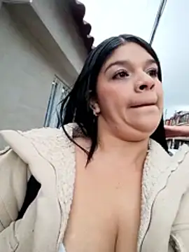 Layla-daring online show from January 6, 2026, 8:02 pm