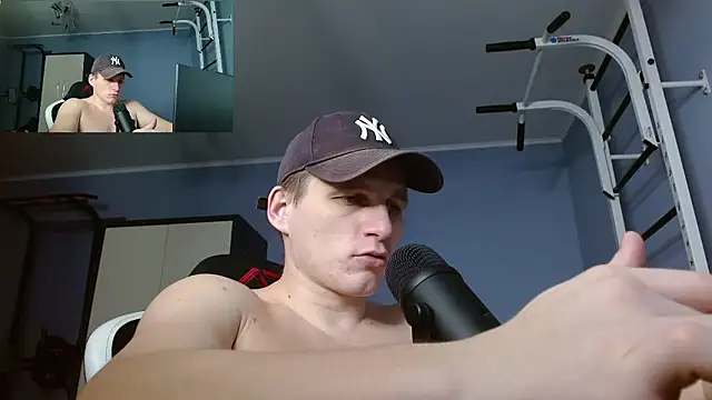 Snapshot of Poliglotjoe1 chatting on January 12, 2026, 1:45 am Poliglotjoe1 online show from January 12, 2026, 1:45 am