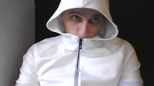 Snapshot of Poliglotjoe1 chatting on December 15, 2025, 1:28 pm Poliglotjoe1 online show from December 15, 2025, 1:28 pm