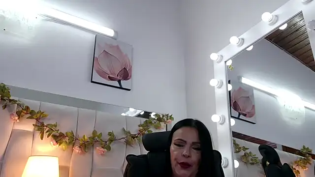 Victoria Gautherr online show from December 17, 2025, 7:52 pm