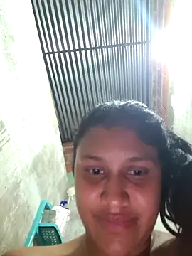 Snapshot of miley_horny1 chatting on November 28, 2025, 3:39 am miley horny1 online show from November 28, 2025, 3:39 am