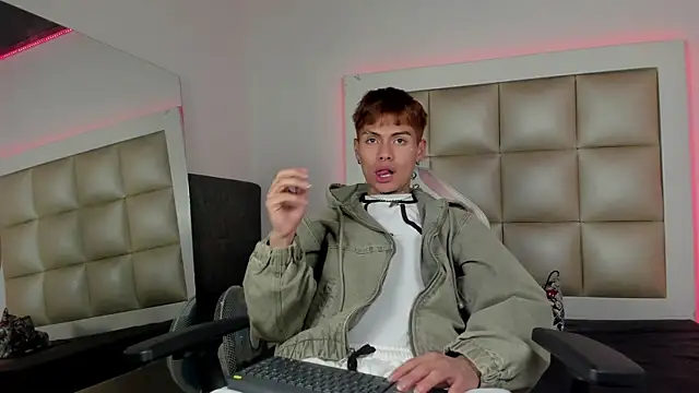 Snapshot of damian_js chatting on November 20, 2025, 4:13 am damian js online show from November 20, 2025, 4:13 am