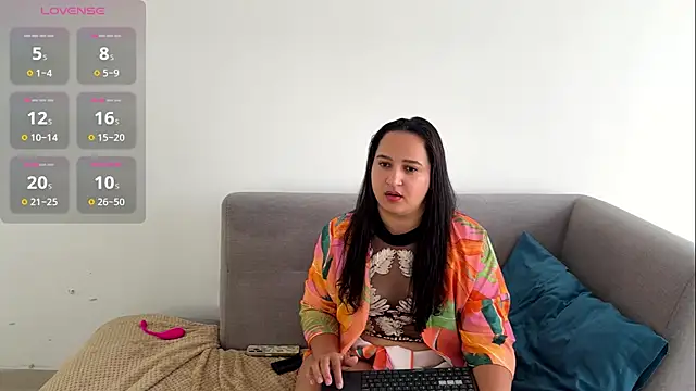 nelielg6 online show from July 30, 2026, 9:14 pm