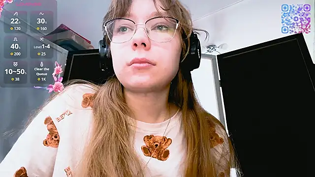 LouettaTornese online show from December 14, 2025, 8:09 am