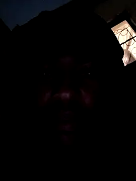 Eezxxx online show from December 1, 2025, 7:04 pm